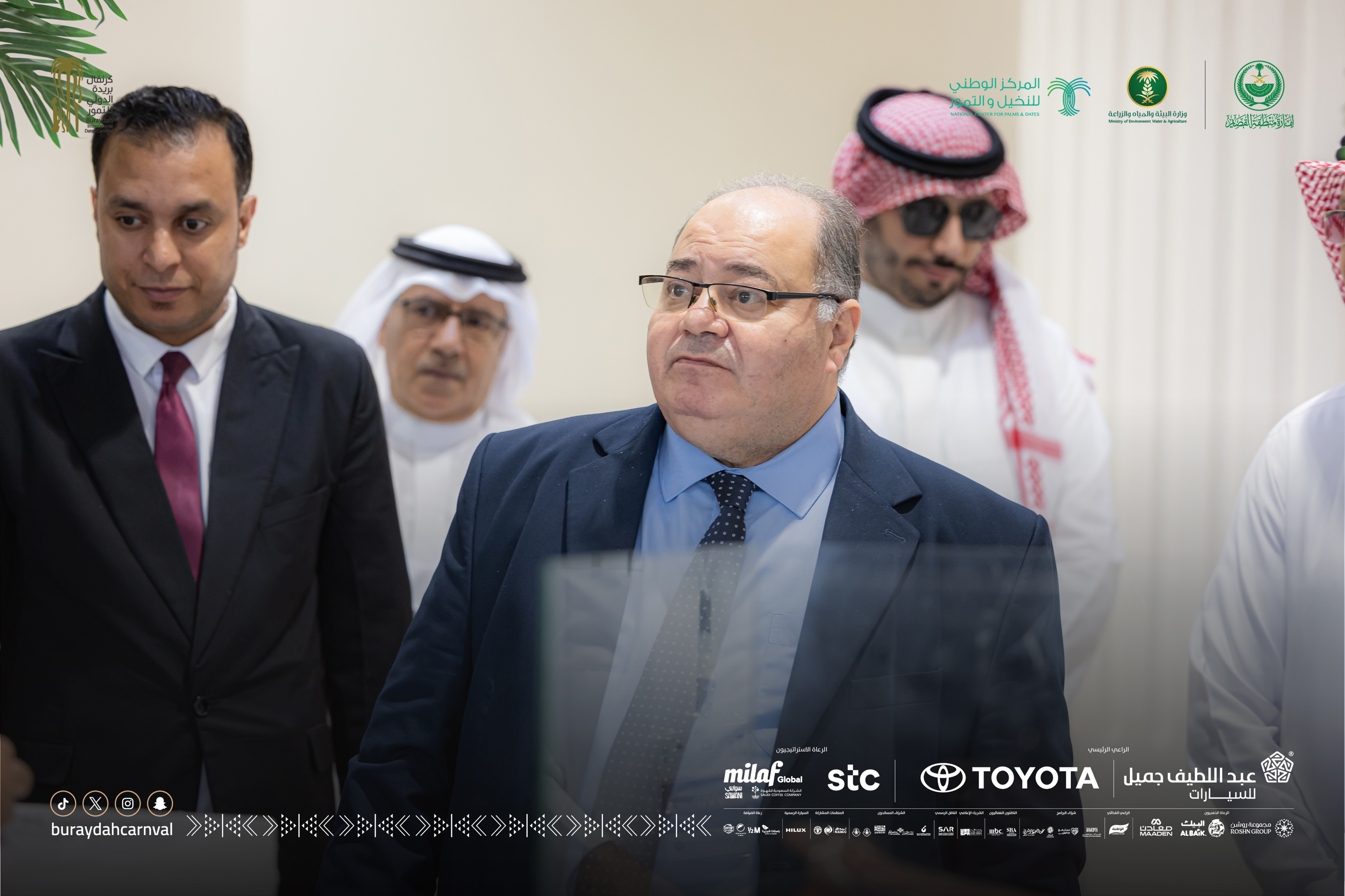 رئيس الشعبة القنصلية بالسفارة المصرية يزور كرنفال بريدة الدولي للتمور